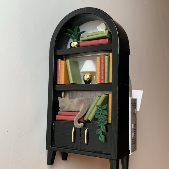 Bath Body Works Bookcase Nightlight Wallflower Plug Sleeping Cat Shelf Light BBW - Picture 11 of 17